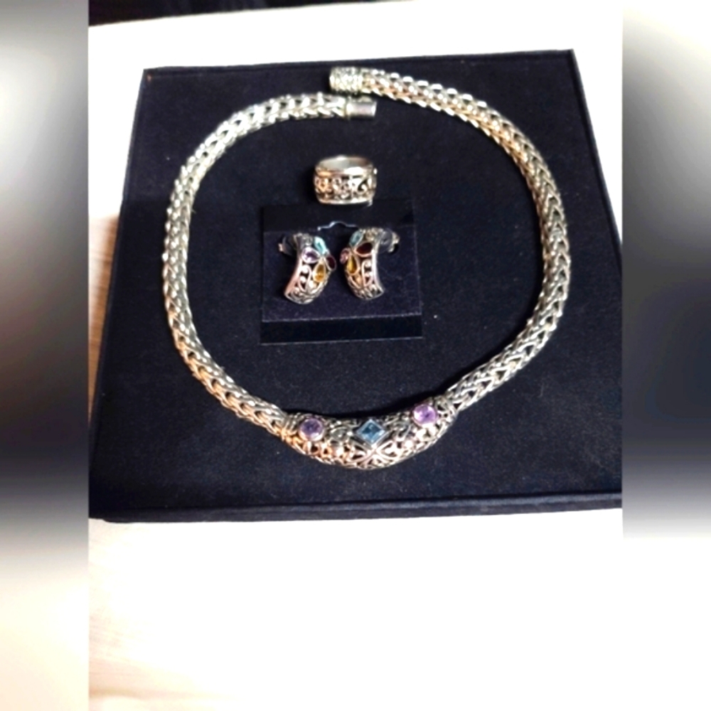 COPY - Elegant Silver Jewelry Set with Gemstones